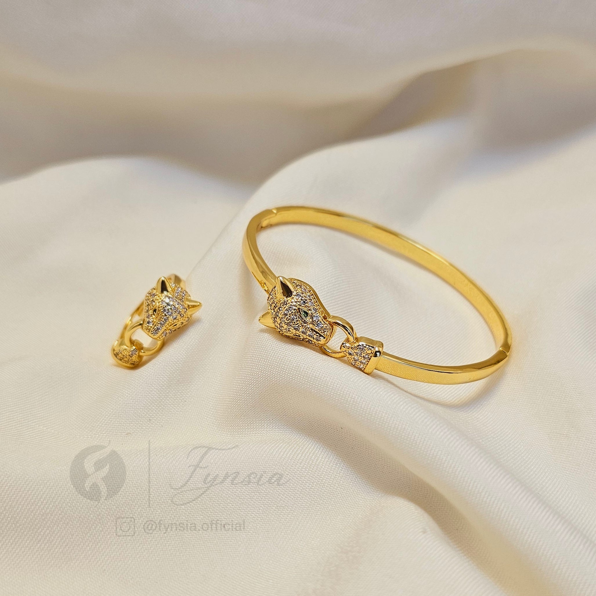 Sara Golden Kada Ring – Stainless Steel Bracelet Ring | Fynsia