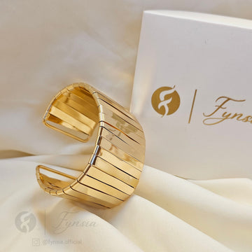 Regal Chunky Kada – Gold Free Size Bracelet | Fynsia