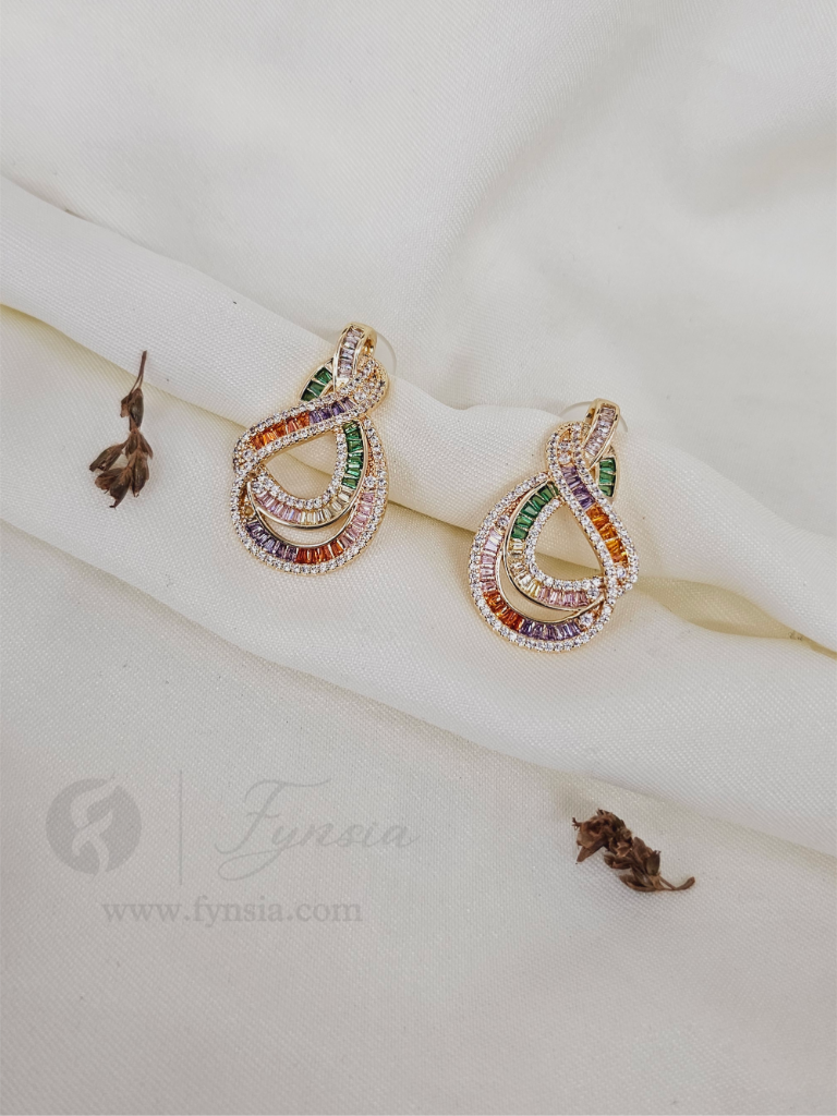 Sulekha Zirconia Diamond Golden Tone Pendant Chain Set With Earrings | Fynsia