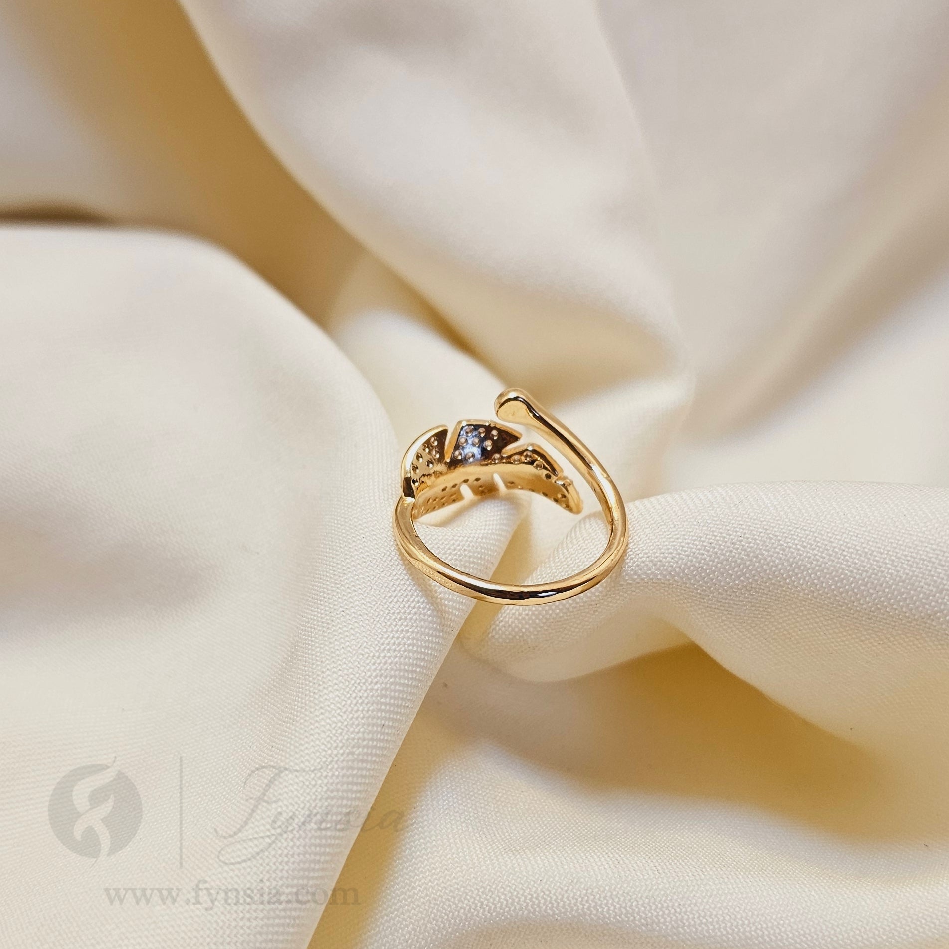 Vini Gold Ring For Women - Anti Tarnish | Fynsia