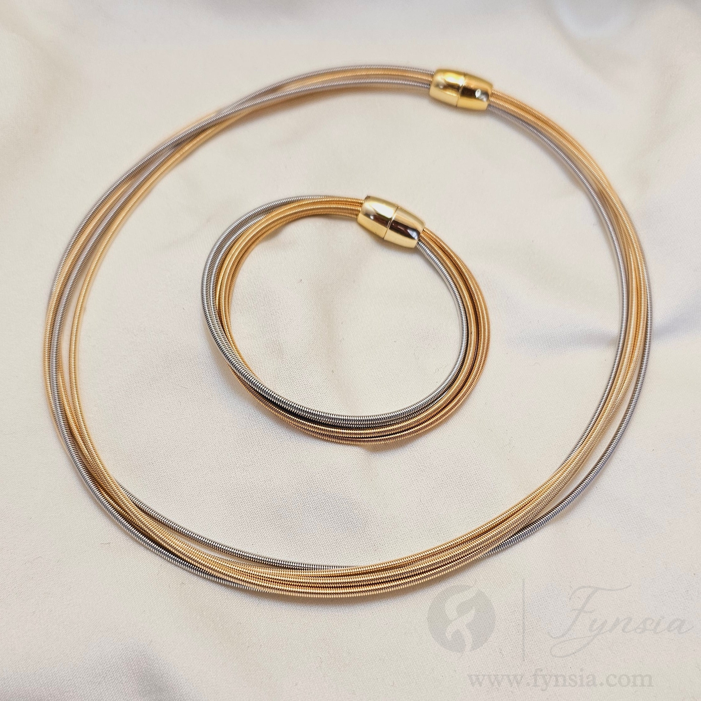 Herringbone 2 Tone Neckchain & Bracelet Combo – Anti Tarnish Jewelry | Fynsia