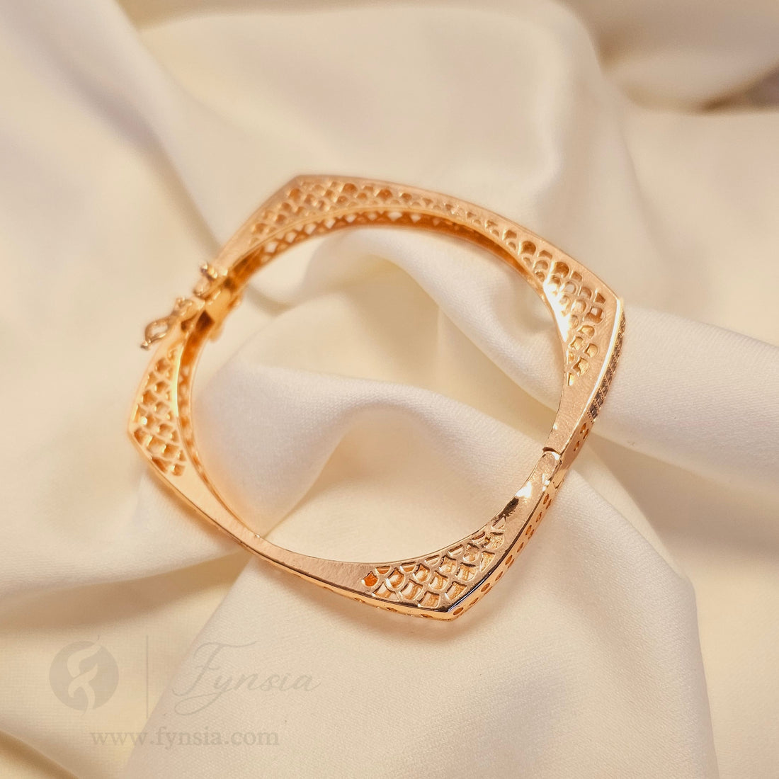 Kainaat Crystal Diamond Kada - Rosegold Bracelet | Fynsia