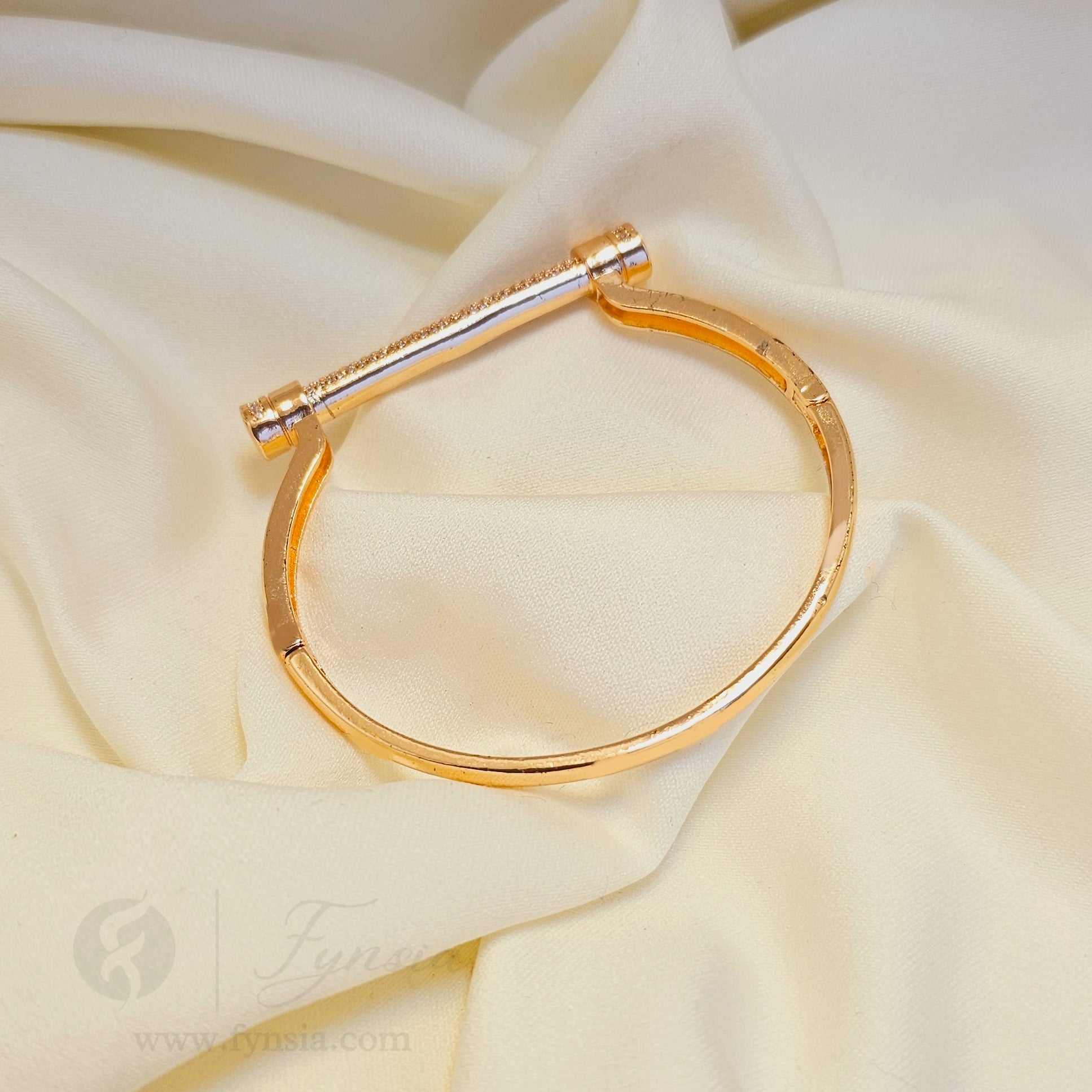 Zeba Crystal Diamond Kada - Rosegold Bracelet | Fynsia