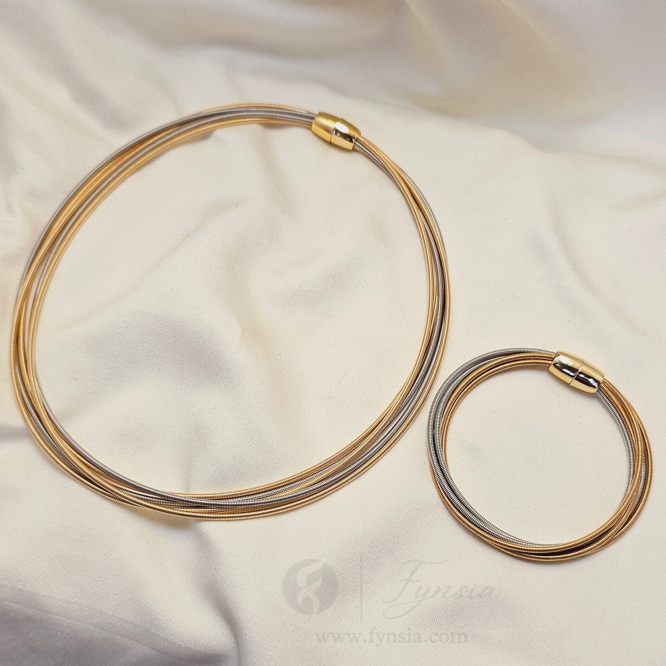 Herringbone 2 Tone Neckchain & Bracelet Combo – Anti Tarnish Jewelry | Fynsia