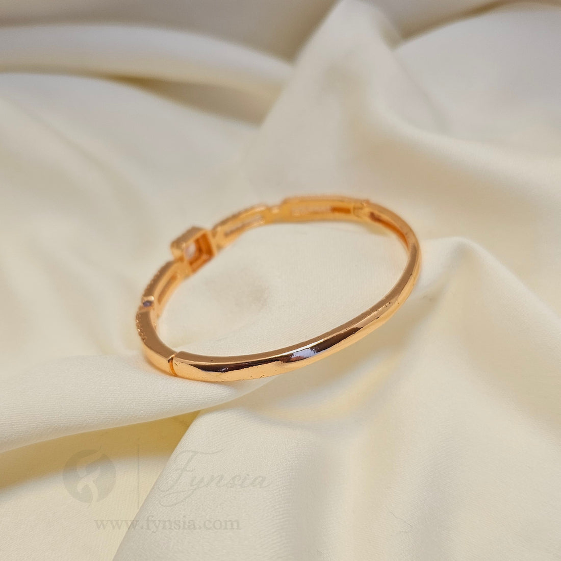 Dania Crystal Diamond Kada - Rosegold Bracelet | Fynsia