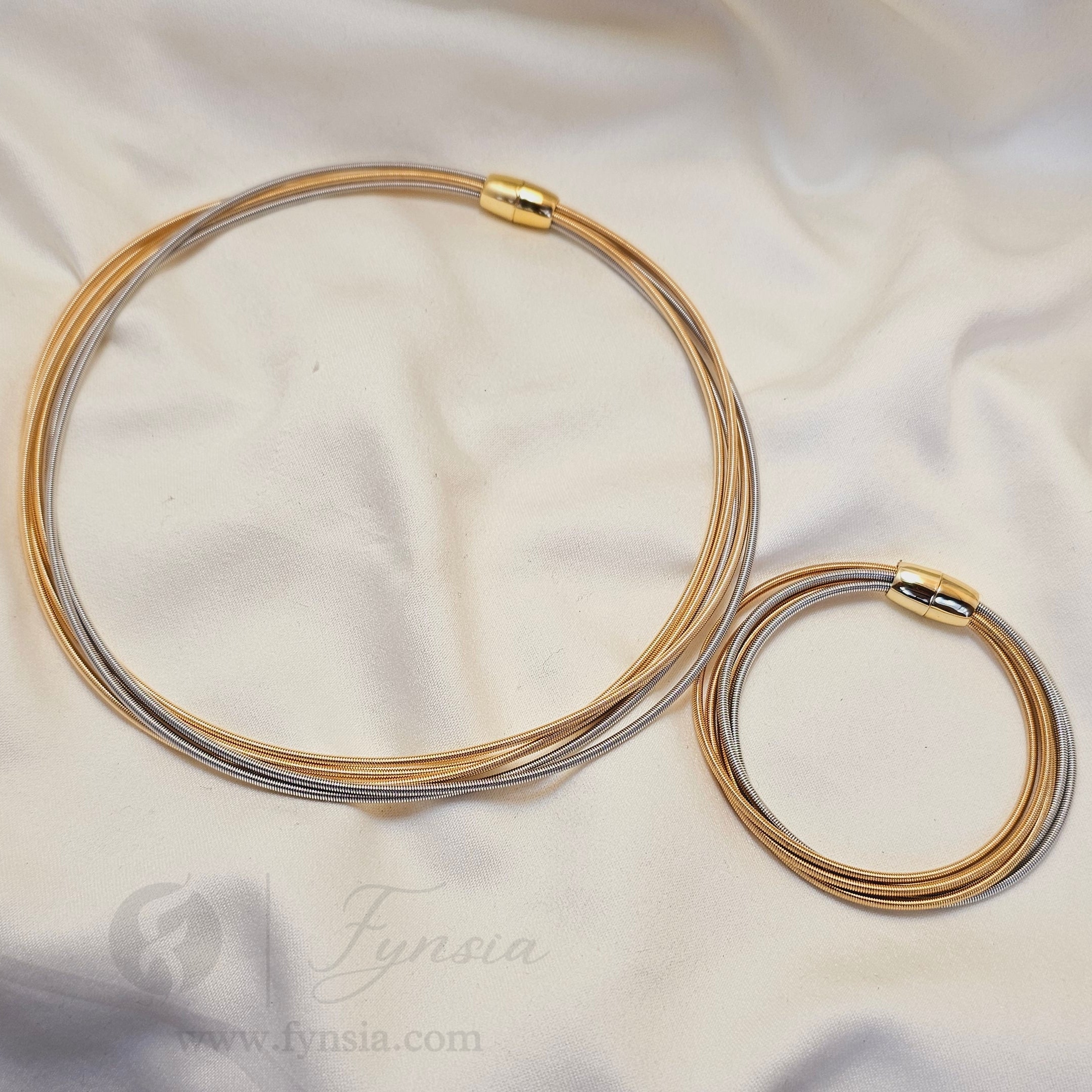 Herringbone 2 Tone Neckchain & Bracelet Combo – Anti Tarnish Jewelry | Fynsia