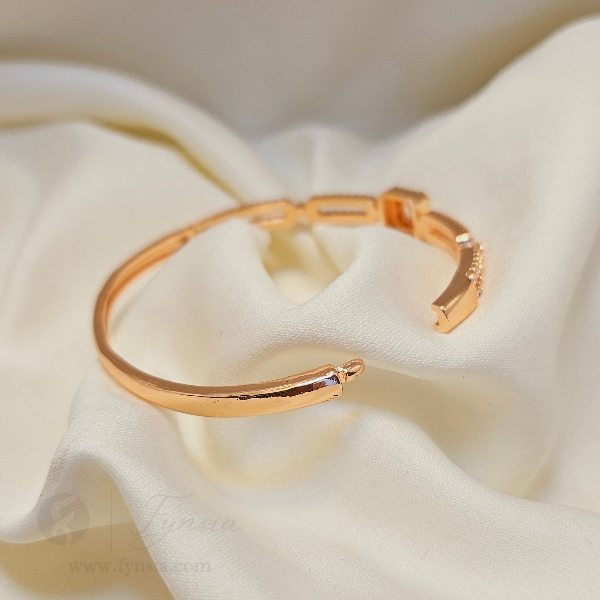 Dania Crystal Diamond Kada - Rosegold Bracelet | Fynsia