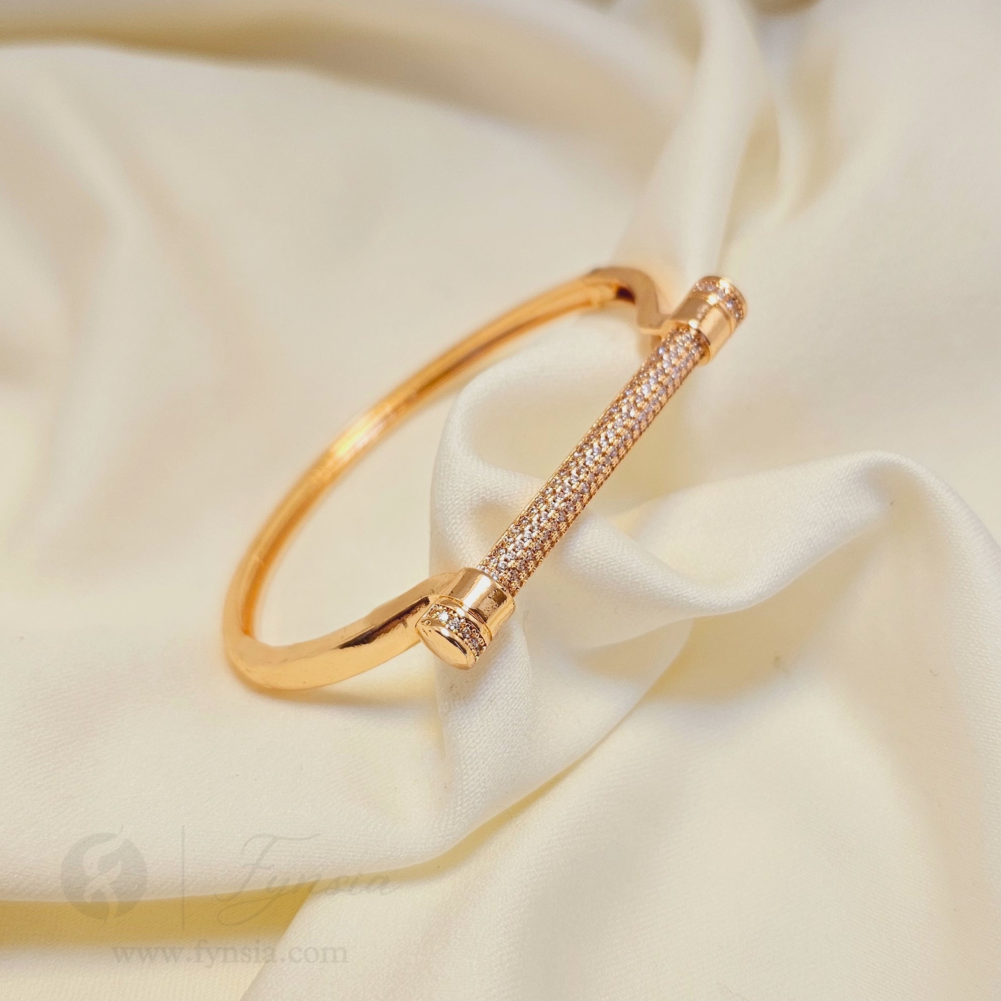 Zeba Crystal Diamond Kada - Rosegold Bracelet | Fynsia