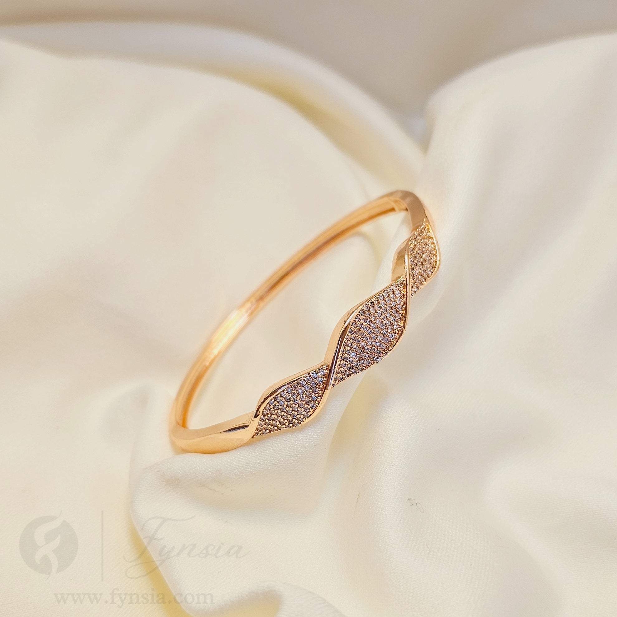 Raha Crystal Diamond Kada - Rosegold Bracelet | Fynsia