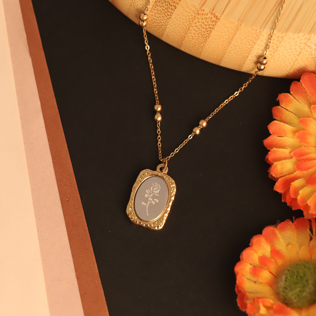 Seren Rose Tulip Neckchain – 18K Gold Tone Stainless Steel | Fynsia