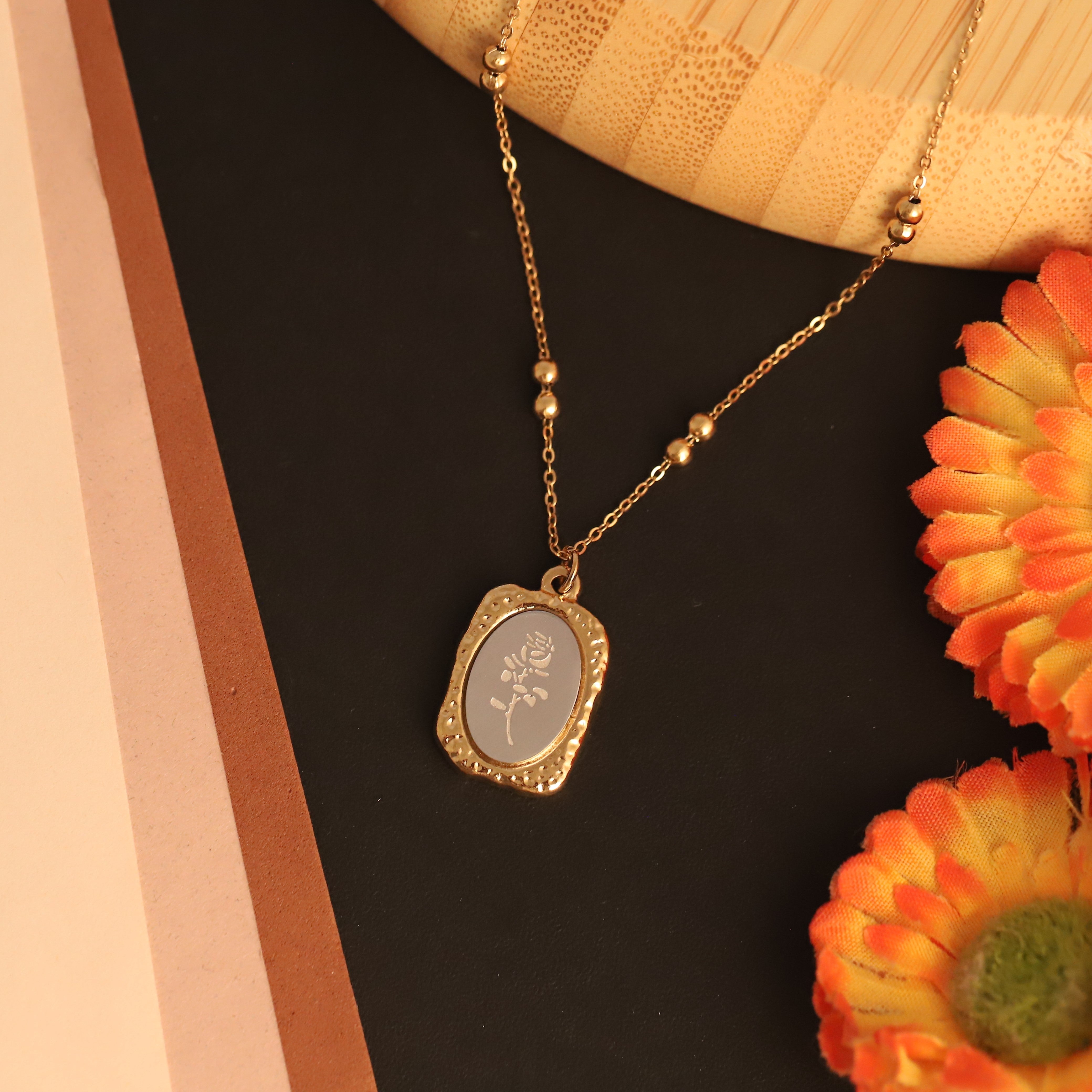Seren Rose Tulip Neckchain – 18K Gold Tone Stainless Steel | Fynsia